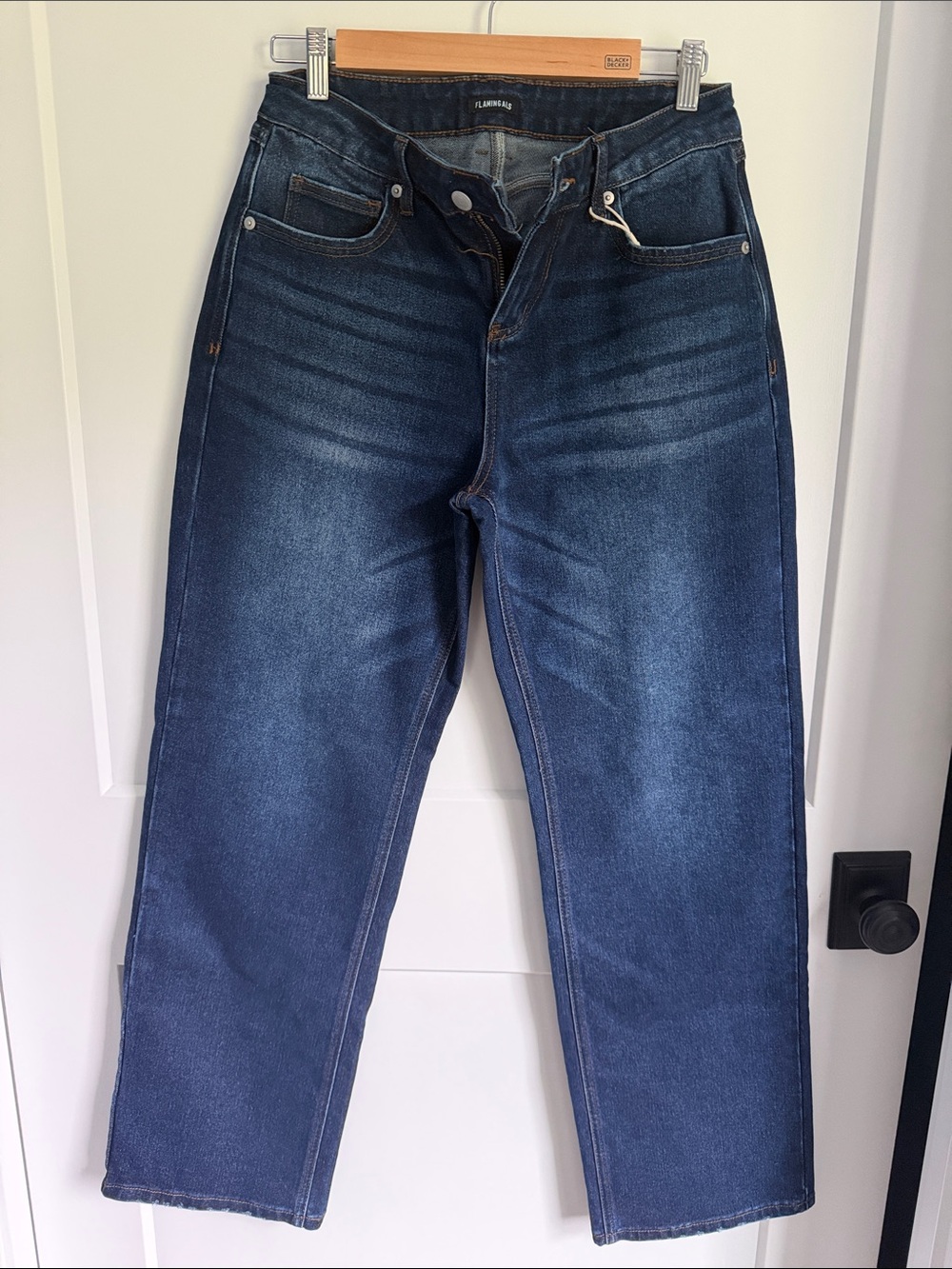 Women's Straight-Leg Jeans in Dark Blue - Classic Mid Rise